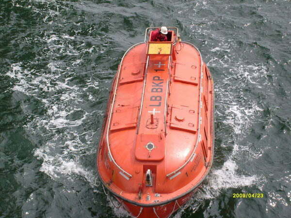 Lifeboat Inspection 13